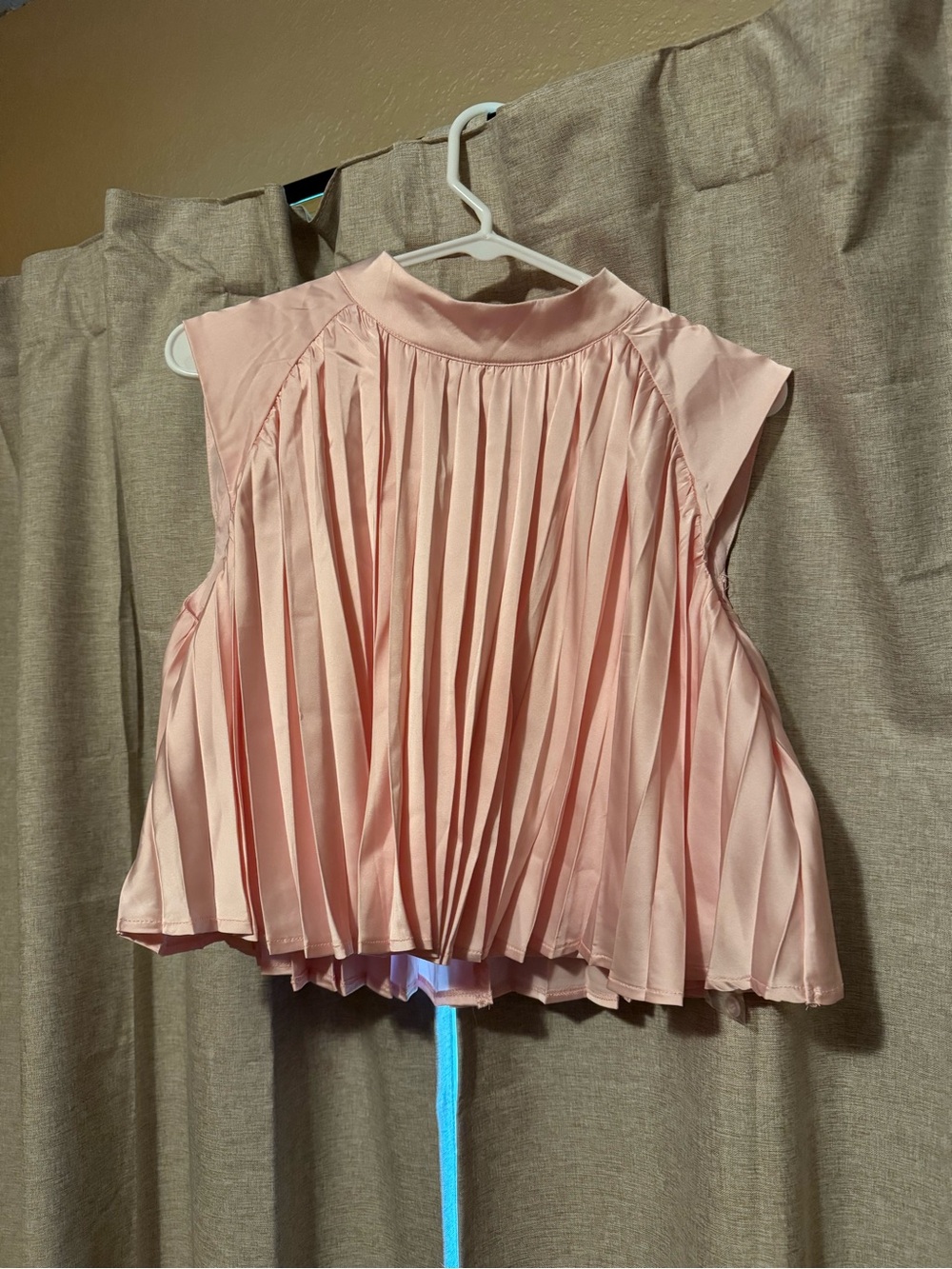 Pleated Pink Sleeveless Blouse - Picture 2 of 4